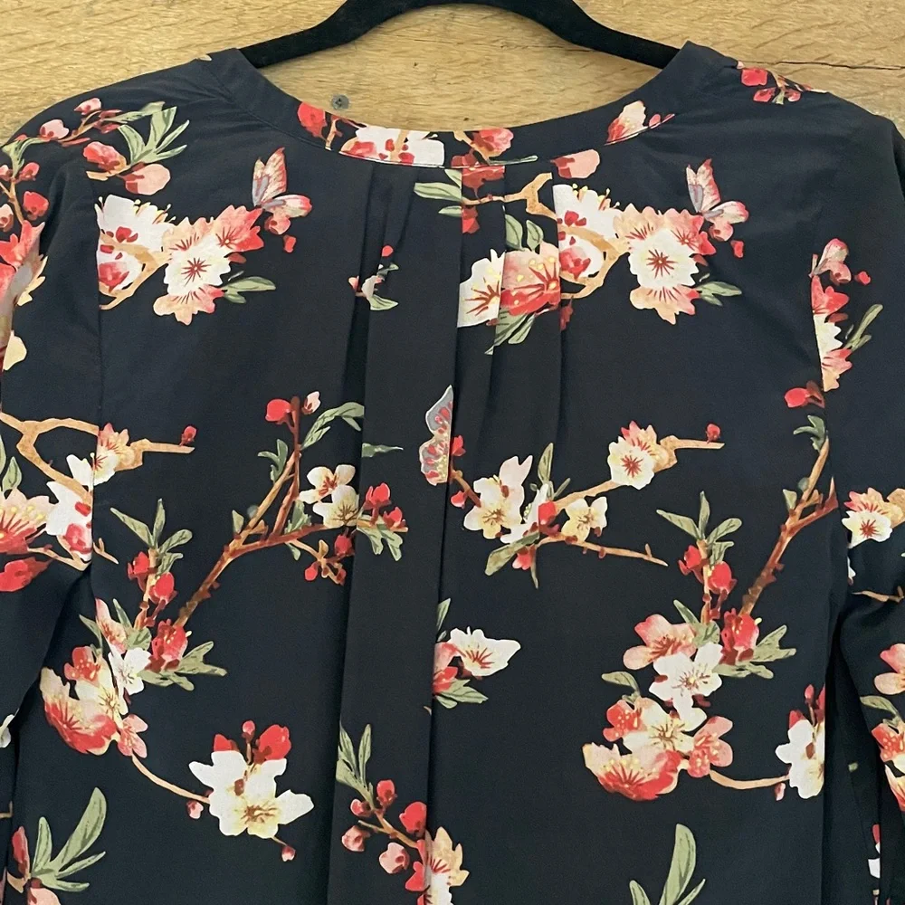 Joie Size Small Black Floral Print Blouse - Picture 6 of 7